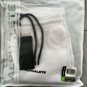 Alphalete Women’s Essential White Shorts